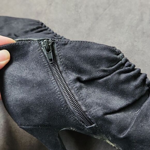 Size 7 black booties ruched scrunched heels side zipper suede spring brand preow - Picture 8 of 17